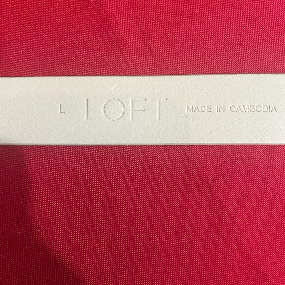 LOFT White Leather Belt with Gold-Tone Round Buckle